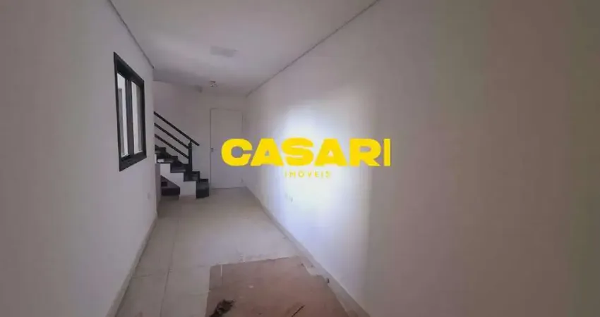 Cobertura Nova à Venda em Santo André – 2 Dorms, Quintal Privativo e Excelente Localização!