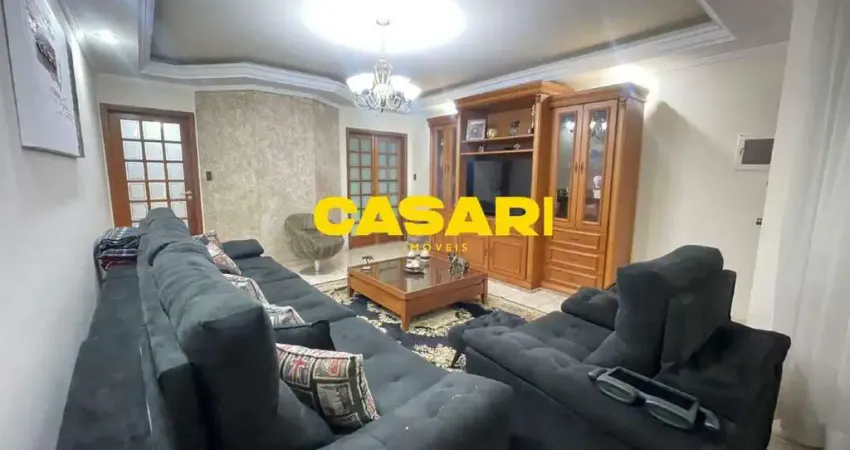 Sobrado à Venda no Nova Petrópolis – 4 Dormitórios, Suíte com Hidro, Área Gourmet e 5 Vagas – São Bernardo do Campo