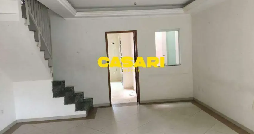 Sobrado com 3 suítes e área gourmet na Rua Itaguassú – Vila Vivaldi