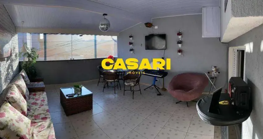 Sobrado à venda no Demarchi – 2 dormitórios, 160m² e localização privilegiada