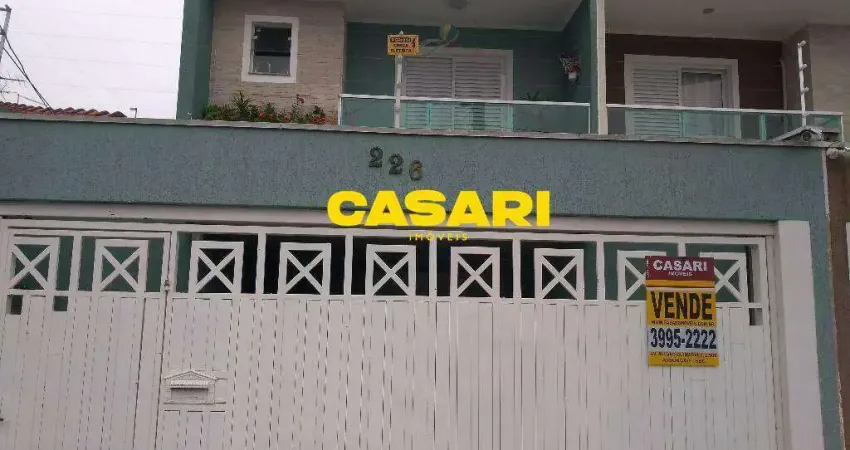 Sobrado moderno com 3 suítes e 205m² à venda na Independência – São Bernardo do Campo/SP