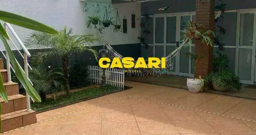 Sobrado com suíte master, edícula e área gourmet à venda – próximo à av. kennedy