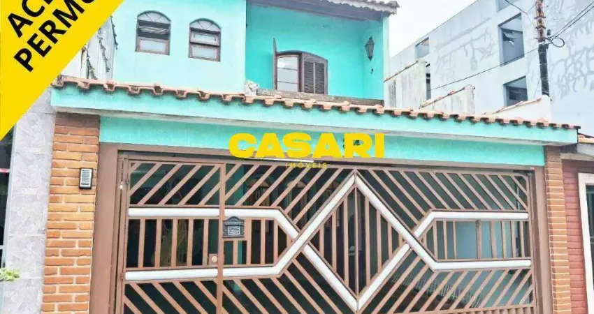 Sobrado à Venda com 3 Dormitórios, Suíte Master com Hidromassagem e Churrasqueira - Bairro Assunção