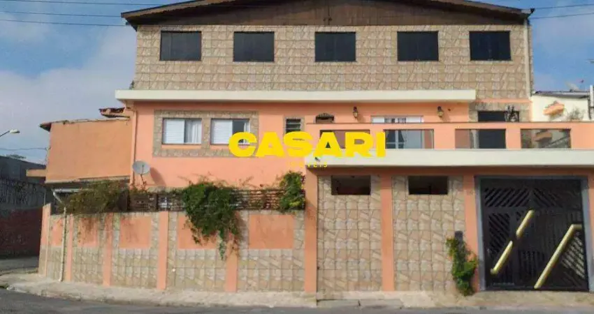 Sobrado 3 Dormitórios à Venda em Independência, São Bernardo do Campo – 375m² com Área Gourmet e Escritório