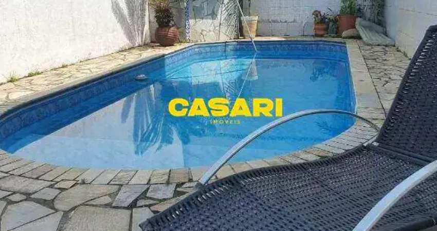 Sobrado com 3 dormitórios à venda, 280 m² por R$ 1.150.000,00 - Santa Maria - Santo André/SP