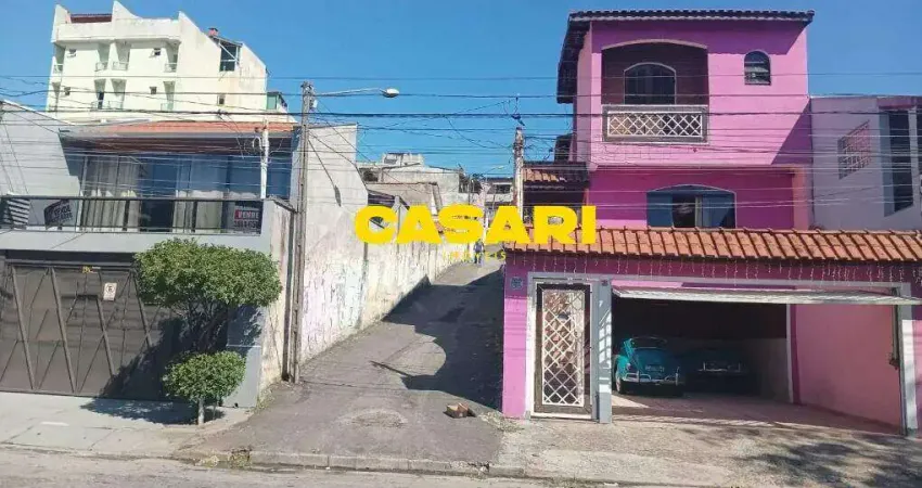Sobrado com 4 dormitórios à venda, 172 m² - Parque Oratório - Santo André/SP