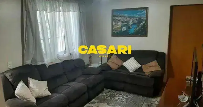 Casa Térrea com Edícula à Venda – 134 m² e 3 Dormitórios em Excelente Localização