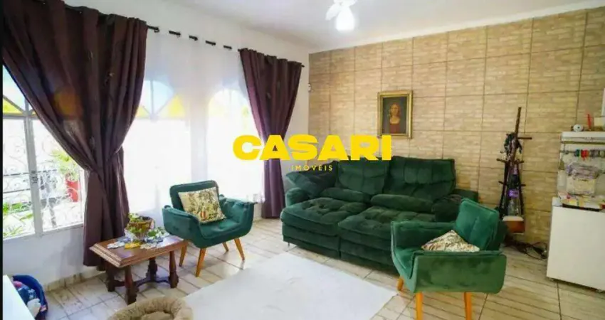 Casa com 4 Dormitórios à Venda, 220 m² – Vila Assunção, Santo André/SP