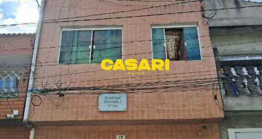 Sobrado comercial e residencial à venda – 2 salas comerciais e 4 kitnets – localização estratégica