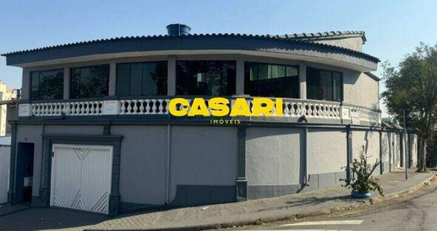 Casa com 3 dormitórios, 373 m² - venda por R$ 1.800.000,00 ou aluguel por R$ 6.500,01/mês - Parque Terra Nova - São Bernardo do Campo/SP