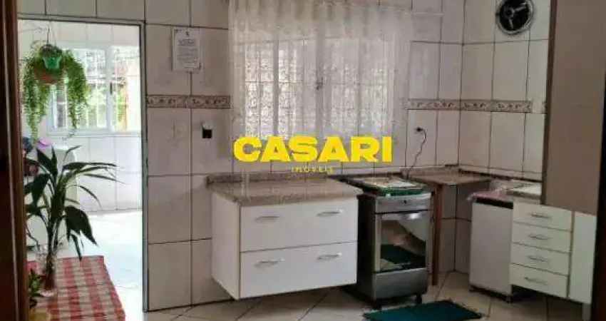 Sobrado com 3 dormitórios à venda, 190 m² por R$ 848.000,00 - Parque Sete de Setembro - Diadema/SP
