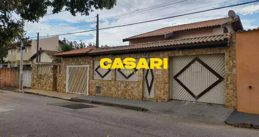 Sobrado à venda, 270 m² por R$ 660.000,00 - Centro - Boituva/SP