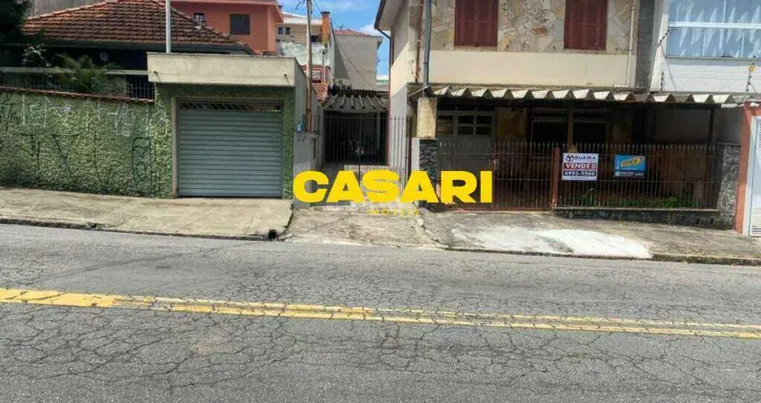 Casa Térrea com 2 Imóveis no Terreno e 5 Vagas à Venda – Vila Eldízia, Santo André