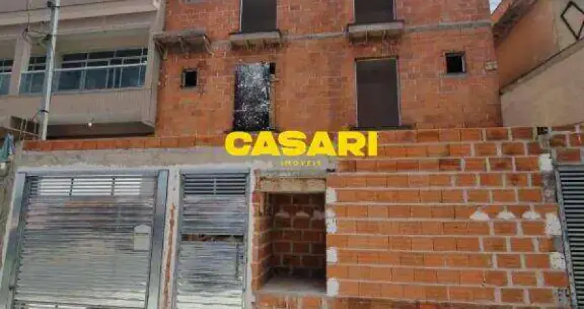 Cobertura à Venda com 2 Dormitórios e Suíte no Parque Oratório – 96m², Ótima Localização em Santo André