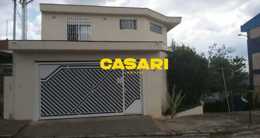 Sobrado com 3 dormitórios à venda, 240 m² - Vila Scarpelli - Santo André/SP