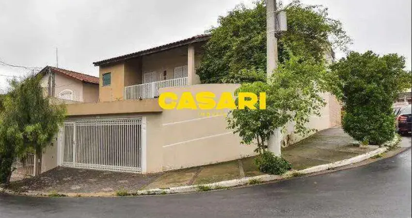 Sobrado com 4 dormitórios à venda, 200 m² por R$ 950.000,00 - Demarchi - São Bernardo do Campo/SP
