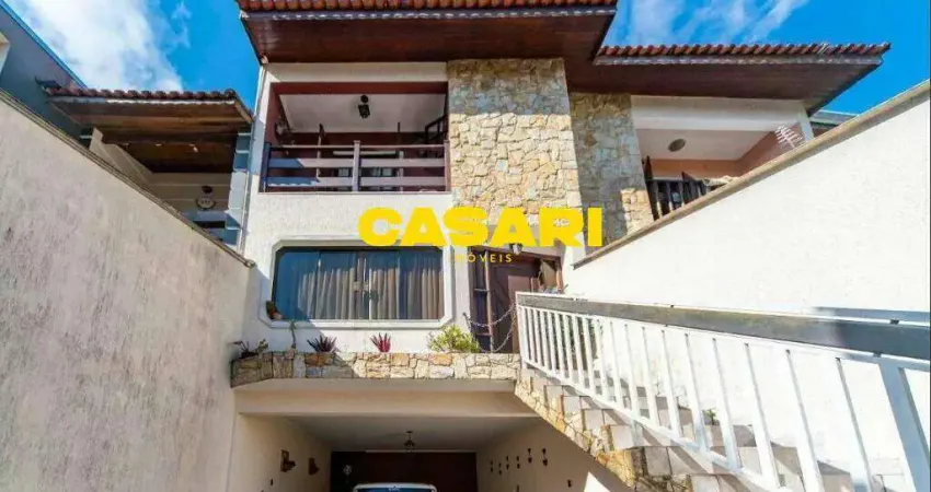Sobrado com 3 dormitórios à venda, 153 m² por R$ 900.000,00 - Vila Pinheirinho - Santo André/SP