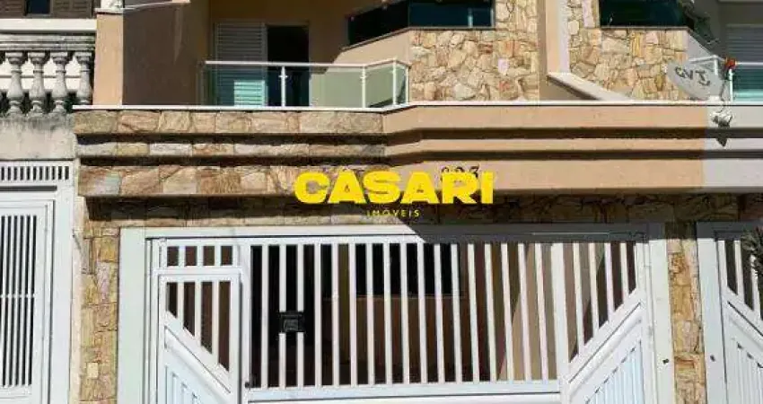 Sobrado construção moderna, vago, 4 dormitorios, suites, 4 vagas de garagem , piscina aquecida com cascata, 350m2, jardim do mar-sbc