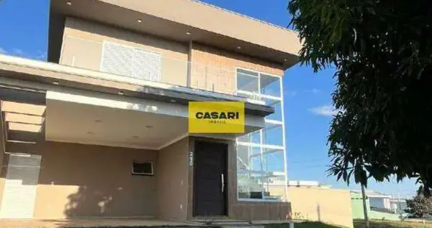 Casa à Venda no Condomínio Solaris com 3 Suítes, Área Gourmet e Piscina