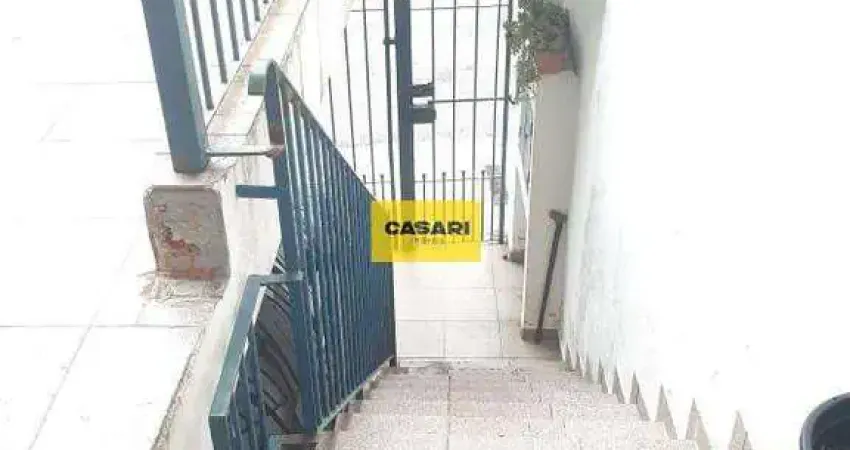 Sobrado 2 dormitórios em Rua sem saída, próximo ao Shopping Golden Square