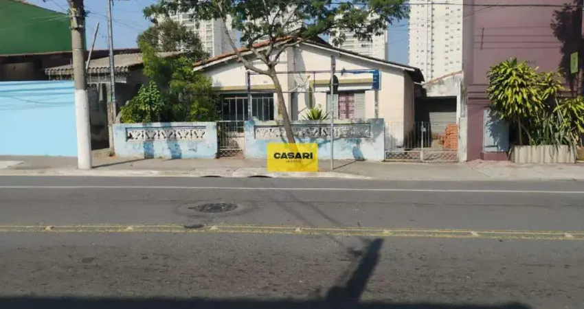 Terreno de 195m² com casa antiga em excelente localização comercial no baeta neves