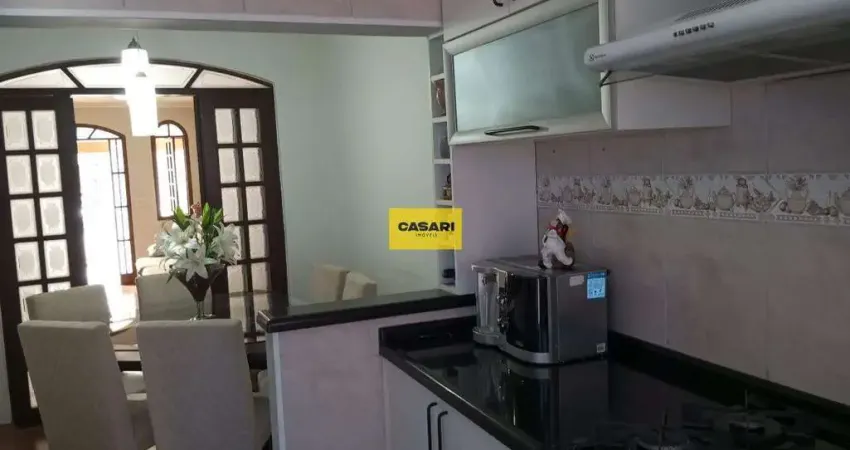 Casa térrea reformada à venda no jardim hollywood – porteira fechada, 2 dorms, quintal com churrasqueira