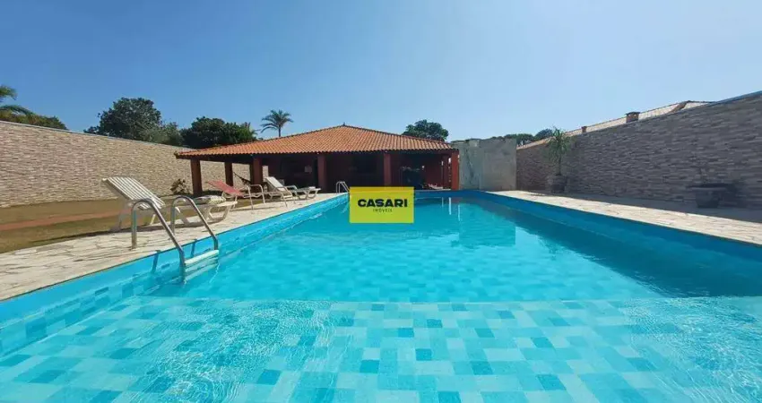 Chácara em bairro tranquilo, com 4 dormitórios, espaço gourmet e linda piscina em boituva/sp