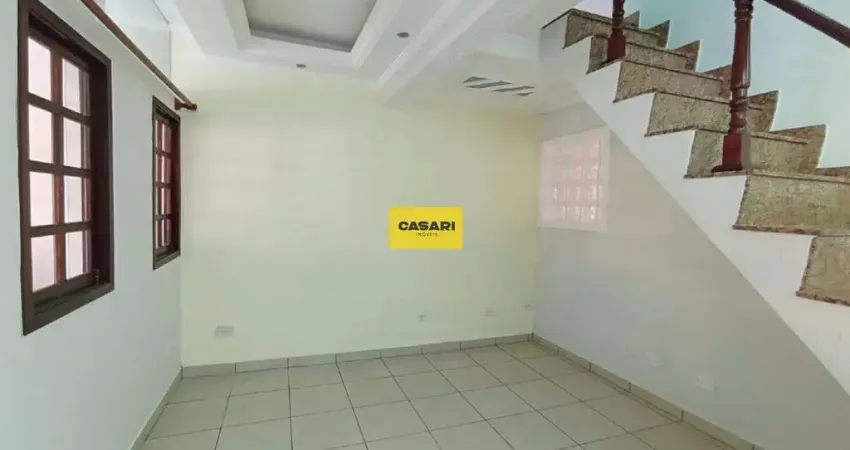 Sobrado com 3 quartos sendo 1 com suíte e varanda - 183m² construídos - 4 vagas de garagem.