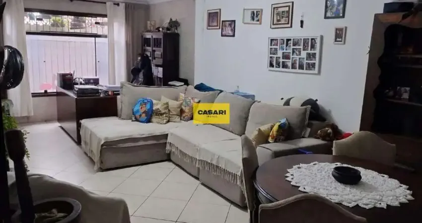 Casa com 2 quartos , quintal ,2 banheiros, área de lazer e fácil acesso ao comércio.