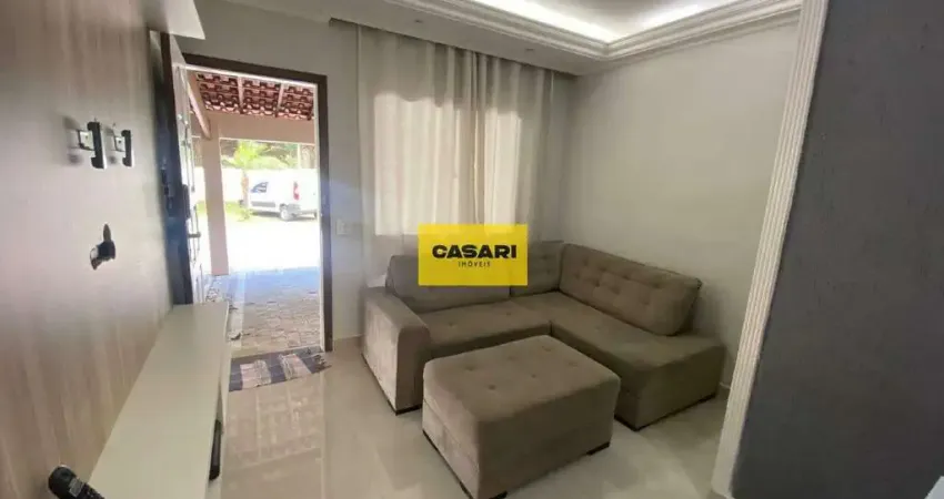 Sobrado semi mobiliado em condomínio no parque espacial, com 2 dormitórios e excelente localização.