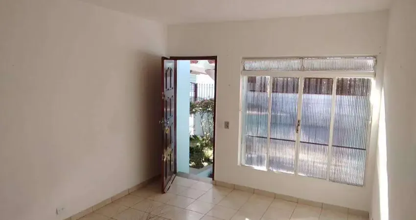 Excelente casa térrea para alugar com 2 quartos, em localização privilegiada do centro de são bernardo/sp