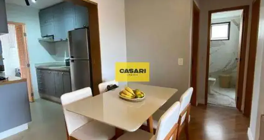 Apartamento reformado com 2 dormitórios e sacada no coração de rudge ramos – 65 m²