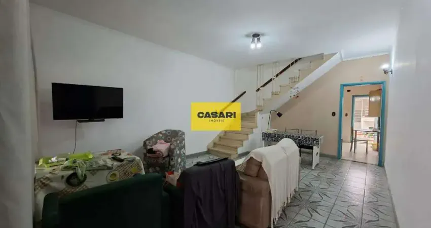 Sobrado à Venda em São Bernardo — 2 Dormitórios, Quintal e Excelente Localização