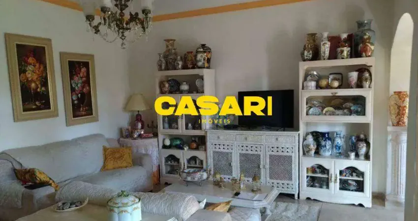 Sobrado com 4 dormitórios à venda, 375 m² - Vila Pires - Santo André/SP