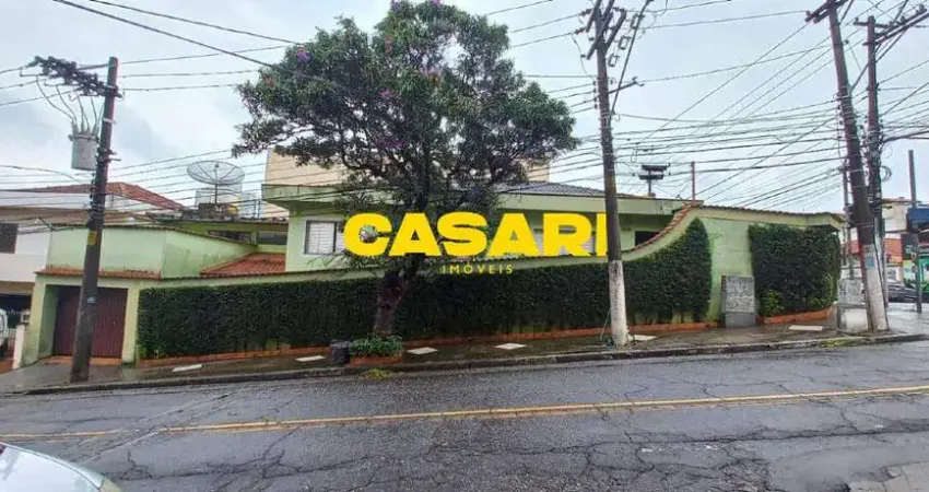Casa com 3 dormitórios para alugar, 200 m² por R$ 6.220/mês - Vila América - Santo André/SP
