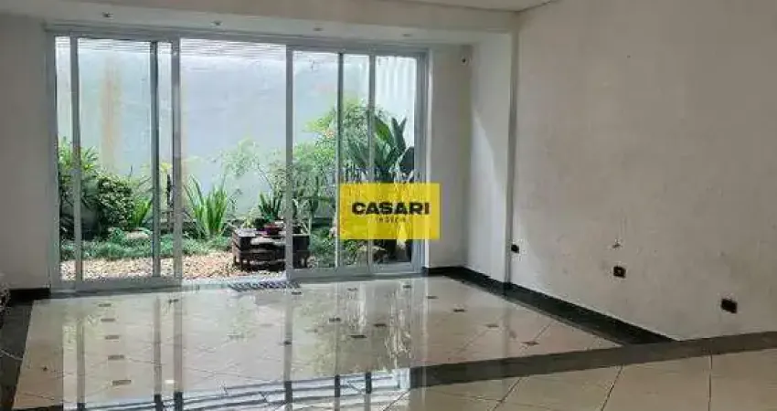 Casa com 4 quartos, suite, 4 vagas de garagem, quintal, entrada lateral, 272m², Nova Petrópolis - SBC