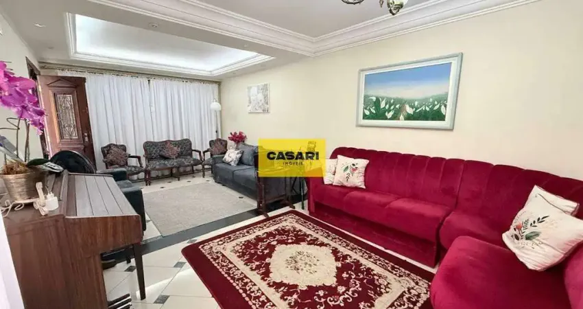 Sobrado à Venda com 3 Dormitórios, Área Gourmet e Edícula – 255m²