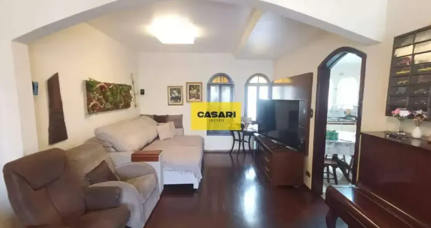 Sobrado à Venda com 3 Dormitórios, Suíte com Hidro e Área Gourmet – Próx. Av. Prestes Maia