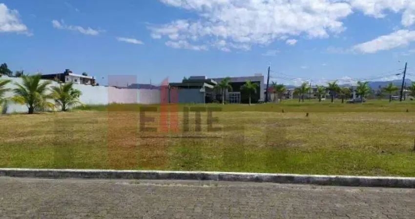 TERRENO EM CONDOMÍNIO 300 M2  R$ 180.000,00 PERUÍBE