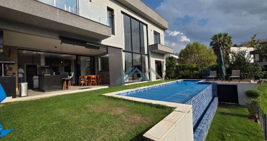 Magnífica Casa Mobiliada e Decorada com 4 suítes à venda, 307 m² por R$ 4.900.000 - Itahyê - Santana de Parnaíba/SP