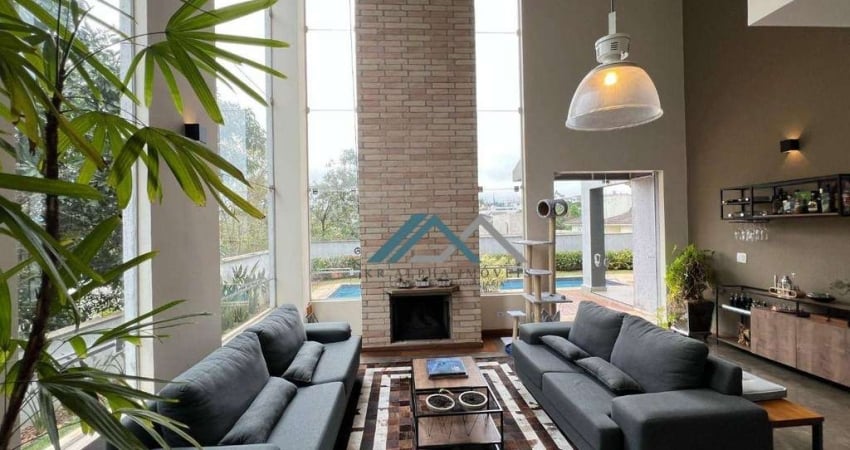 Casa Mobiliada com 3 dormitórios, sendo 1 suíte à venda, 421 m² por R$ 2.100.000 - Tarumã - Santana de Parnaíba/SP