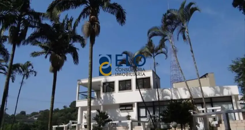 Casa à venda em santos, condomínio morro santa terezinha - 4 suítes, 3 salas, 6 banheiros, 8 vagas, 606,00 m².