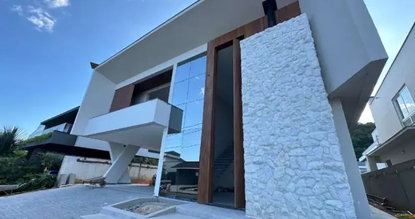 Magnífica casa em condomínio de luxo em pirabeiraba, joinville-sc: 4 quartos, 4 suítes, 3 salas, 4 banheiros, 2 vagas, 378m².