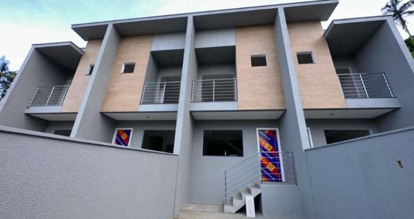 Imperdível oportunidade: Casa à venda em Joinville-SC, no bairro Floresta, com 2 quartos, 2 suítes, 2 salas, 2 banheiros, 1 vaga de garagem e 100,62 m².