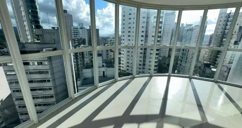 Imperdível oportunidade de investimento: Luxuoso apartamento de 3 quartos no Centro de Balneário Camboriú-SC, 209m², 3 suítes e 3 vagas.