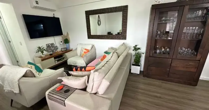 Apartamento à venda no centro de joinville-sc: 2 quartos, 1 suíte, 3 salas, 2 banheiros, 1 vaga de garagem, 131,37 m². aproveite!