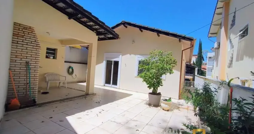 Casa em condomínio fechado com 3 quartos à venda na Rua Pedro Jardim, 346-404, Parque Nova Jandira, Jandira