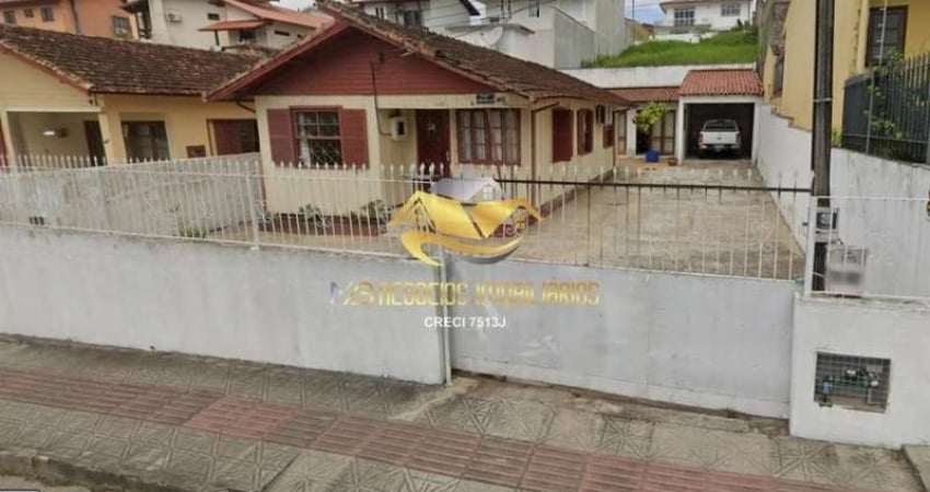 Casa à Venda Florianópolis – Terreno com Potencial Comercial