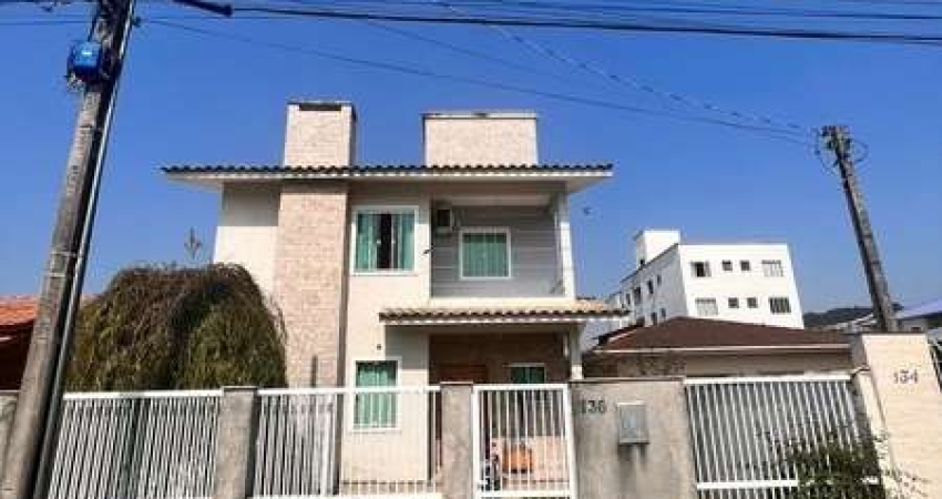 CASA NA BELA VISTA - PALHOÇA DISPONIVEL PARA VENDA!