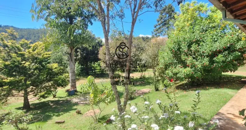 Sítio com vista para a Pedra do Baú – Perfeito para morar e investir!